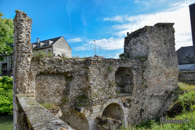 Les Fortifications de Chartres – La Porte Guillaume (Time Travel) (1)