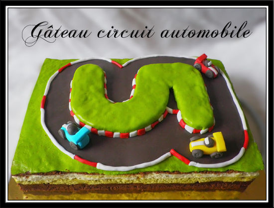 Crousti Mousse Pistache Chocolat Blanc Deco Circuit Automobile Fait Maison Par Lilouina