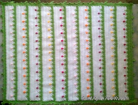 Couverture bébé boutons de fleurs terminée (5)