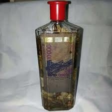 Résultat de recherche d'images pour "LES SAVONS ET LES PARFUMS DE CHANCE"
