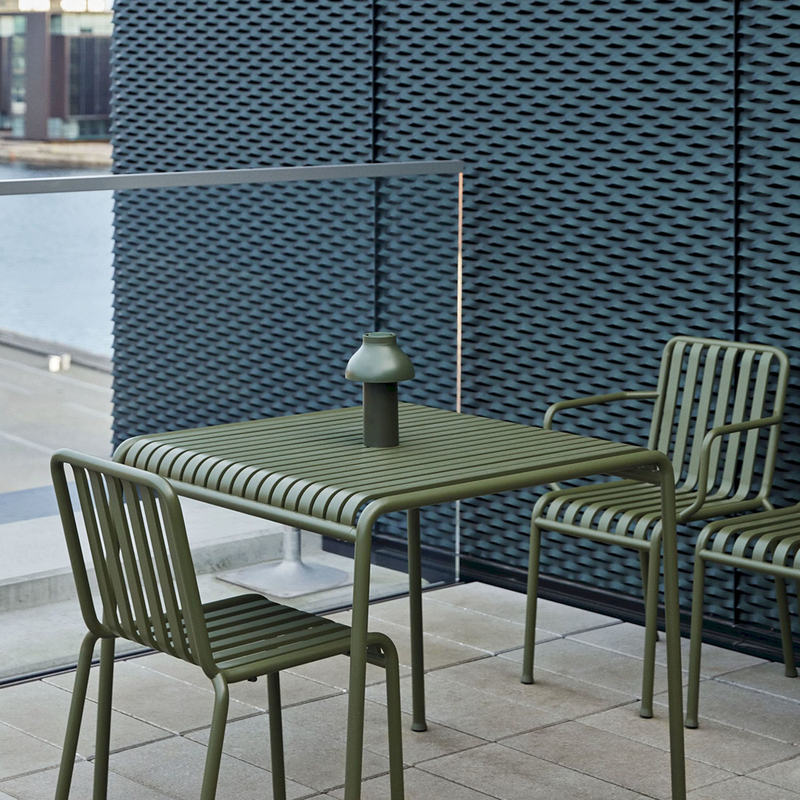 palissade-table_1220x1220_brandmastermodel