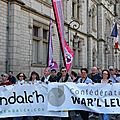 La banderole commune de Kendalc'h et War 'l Leur