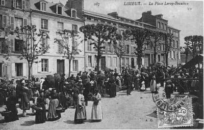 cartes-postales-La-Place-Leroy-Beaulieu-LISIEUX-14100-14-14366026-maxi_InPixio