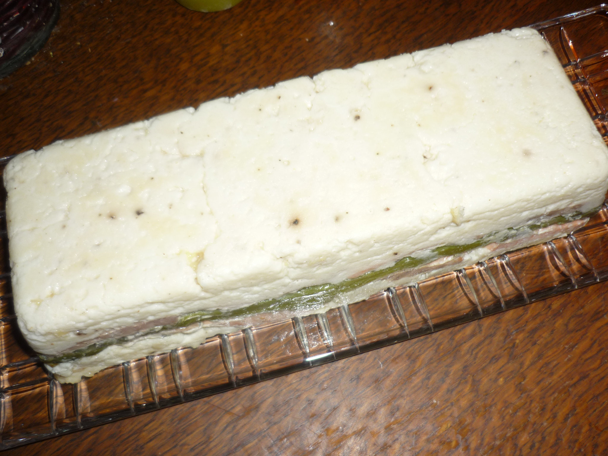 TERRINE DE CABILLAUD ET SAUMON AUX ASPERGES VERTES ET VIOLETTES SAUCE