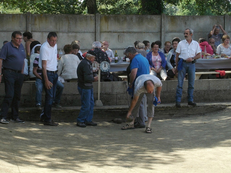 2014-07-14-repas et boule de fort-amicale laïque (22)