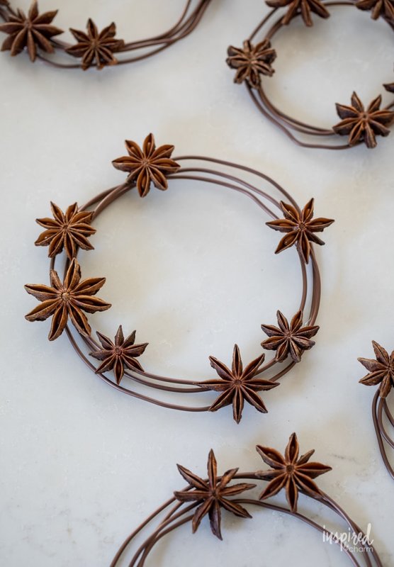 diy_star_anise_wreaths_834x1200