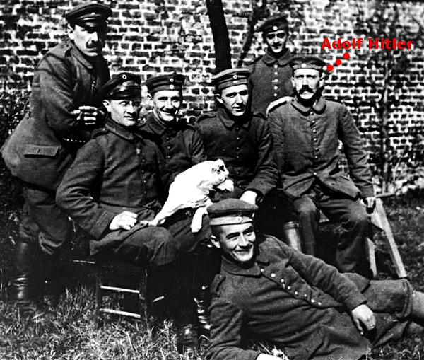 1915-Hitler et ses compagnons d armes