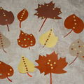 feuilles d'automne en papier ........