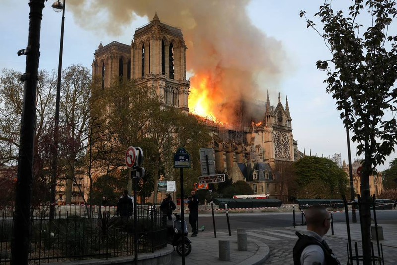 incendie-cathedrale-notre-dame-paris-avril-2019